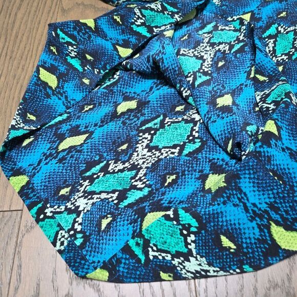 Equipment Femme Liam Silk Blouse in Turquoise Teal Canapy Snake - Picture 9 of 12
